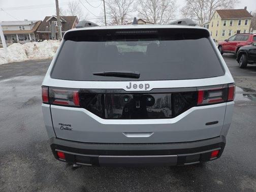 Silver Zynith Clearcoat 2026 Jeep Cherokee Overland