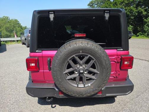 Tuscadero Pearlcoat 2026 Jeep Wrangler Sport