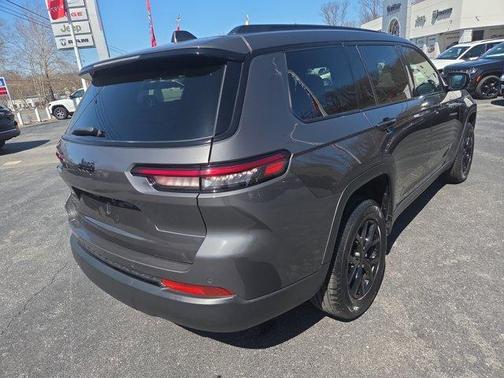 Metallic 2024 Jeep Grand Cherokee L Laredo