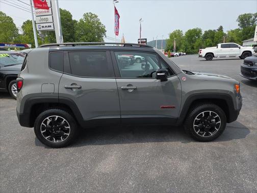 2023 Jeep Renegade Trailhawk 4x4