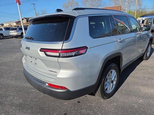 Silver Zynith 2023 Jeep Grand Cherokee L Laredo