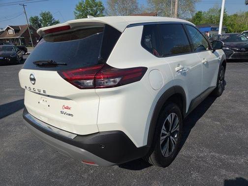 White 2021 Nissan Rogue SV