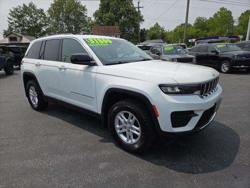 2022 Jeep Grand Cherokee Laredo 4x4