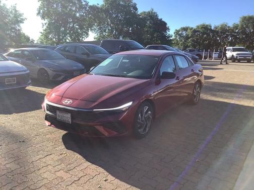 2025 Hyundai ELANTRA SEL Sport