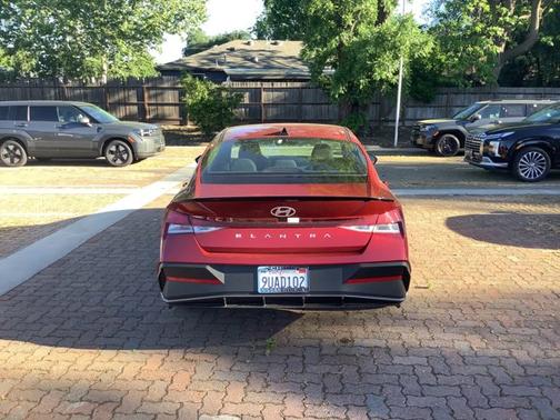 2025 Hyundai ELANTRA SEL Sport