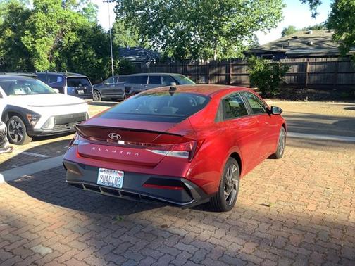 2025 Hyundai ELANTRA SEL Sport