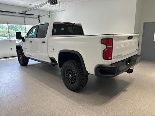 2025 Chevrolet Silverado 2500 4WD Crew Cab Standard Bed ZR2