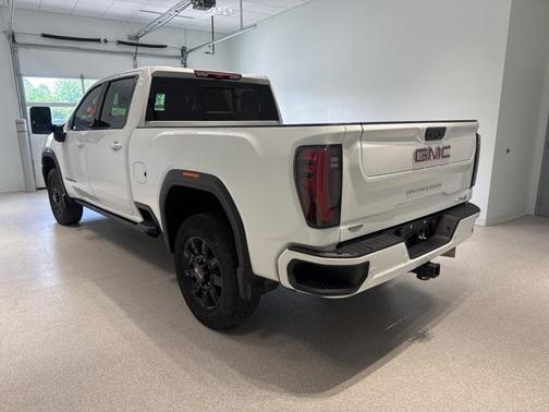 2024 GMC Sierra 2500 AT4