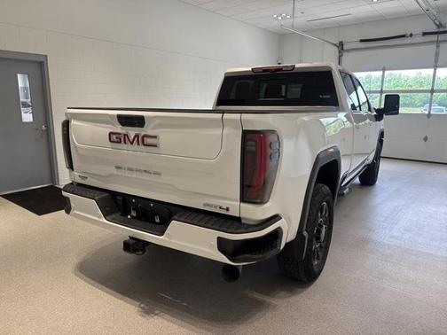 2024 GMC Sierra 2500 AT4