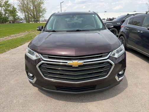Black Cherry Metallic 2020 Chevrolet Traverse LT Cloth