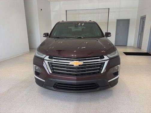 Black Cherry Metallic 2023 Chevrolet Traverse LT Cloth