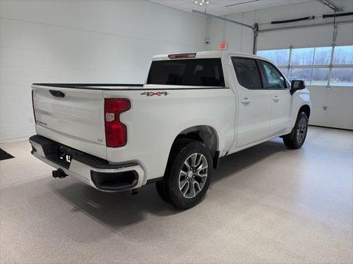 Summit White 2026 Chevrolet Silverado 1500 LT