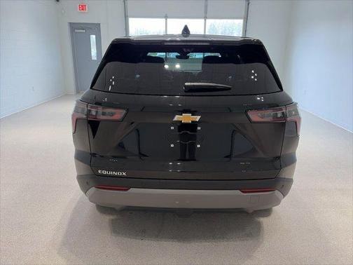 Mosaic Black Metallic 2026 Chevrolet Equinox 1LT