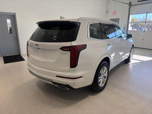 2025 Cadillac XT6 Luxury AWD
