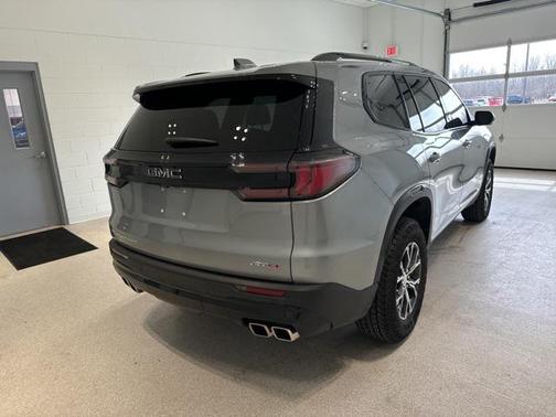 2024 GMC Acadia AWD AT4