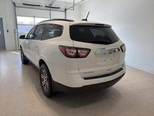 Summit White 2017 Chevrolet Traverse 1LT