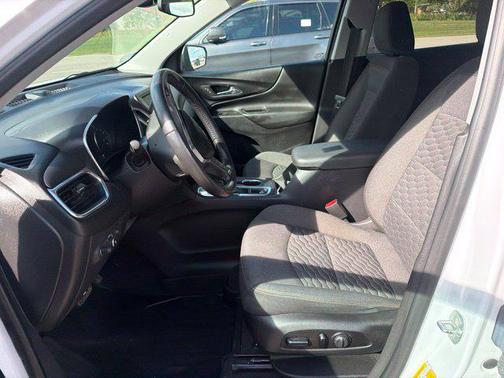 Iridescent Pearl Tricoat 2021 Chevrolet Equinox 1LT