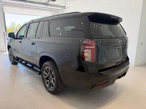 Black 2023 Chevrolet Suburban 4WD Z71