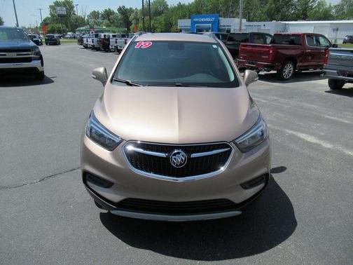 Photo 4 of 25 of 2019 Buick Encore Preferred