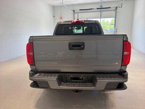 Satin Steel Metallic 2022 Chevrolet Colorado LT