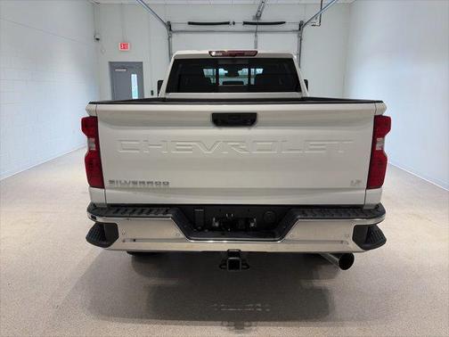 Summit White 2026 Chevrolet Silverado 2500 LT