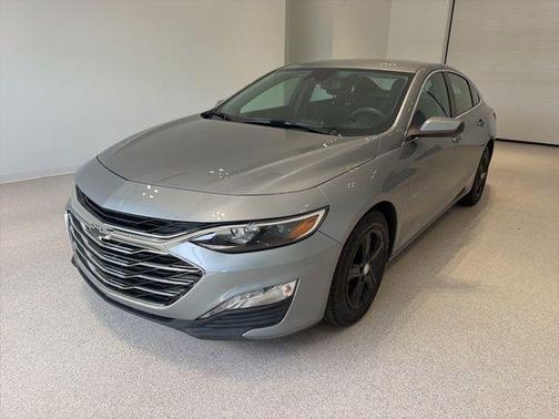 Sterling Gray Metallic 2023 Chevrolet Malibu FWD 1LT