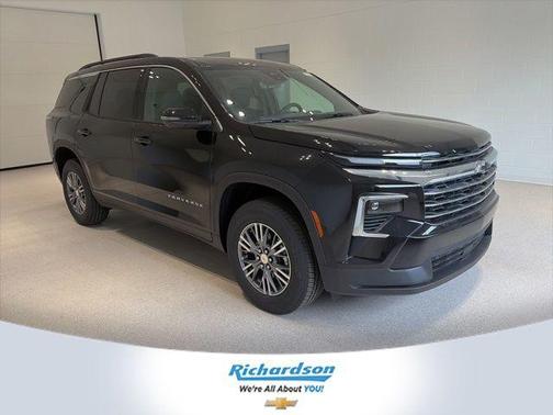 Mosaic Black Metallic 2026 Chevrolet Traverse LT