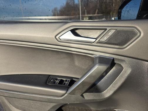 2021 Volkswagen Tiguan 2.0T SE R-Line Black 4MOTION