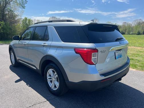 Iconic Silver Metallic 2020 Ford Explorer XLT