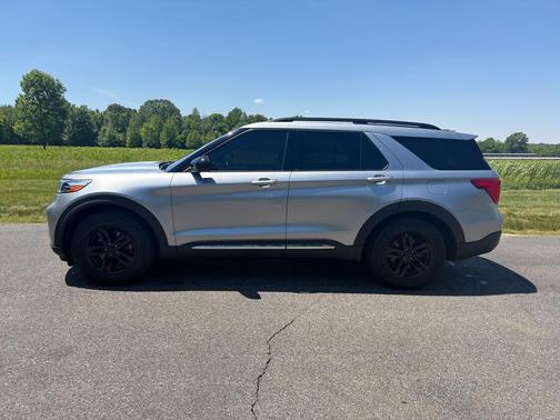 Iconic Silver Metallic 2020 Ford Explorer XLT