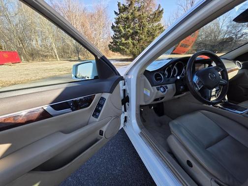 2013 Mercedes-Benz C-Class Luxury