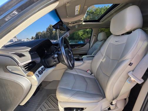 2019 Cadillac Escalade Luxury