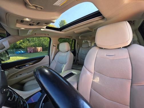 2019 Cadillac Escalade Luxury