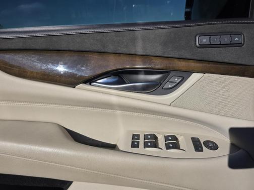 2019 Cadillac Escalade Luxury