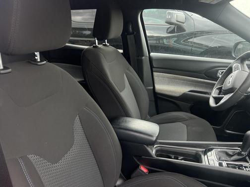 Diamond Black Crystal Pearlcoat 2025 Jeep Compass Sport