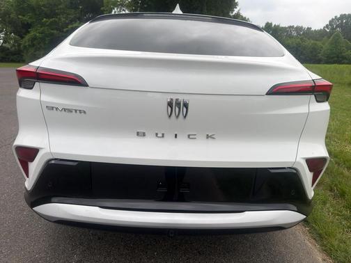 Summit White 2026 Buick Envista Sport Touring FWD