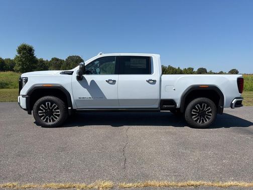 Glacier White Tricoat 2026 GMC Sierra 2500 Denali Ultimate