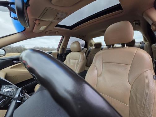 2011 Hyundai SONATA Ltd