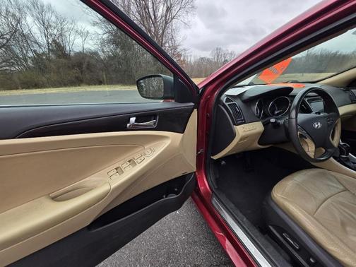 2011 Hyundai SONATA Ltd