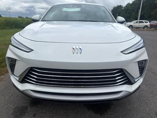 Summit White 2026 Buick Envista Preferred FWD