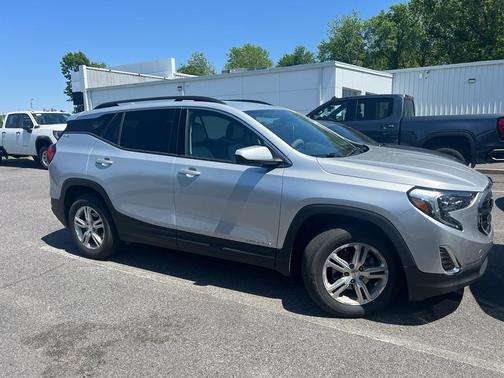 Quicksilver Metallic 2018 GMC Terrain SLE
