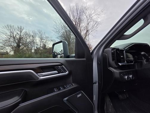 2025 GMC Sierra 2500 SLT