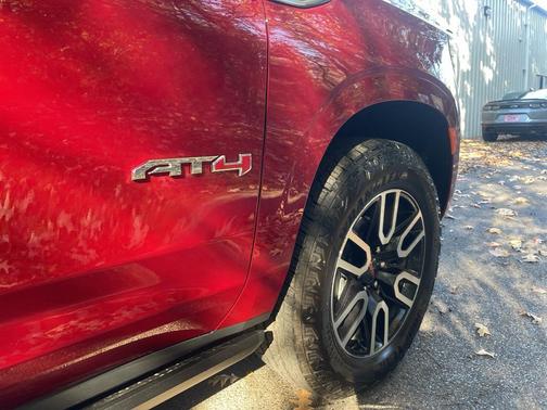 2024 GMC Yukon XL AT4