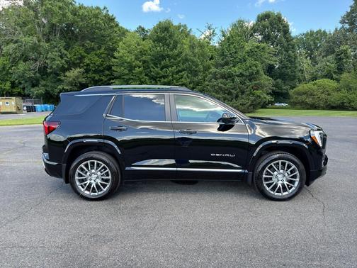 Ebony Twilight Metallic 2026 GMC Terrain Denali