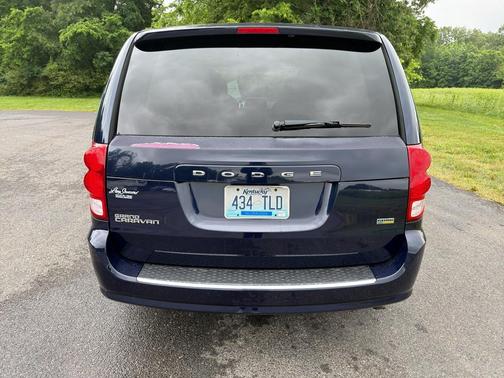 True Blue Pearlcoat 2013 Dodge Grand Caravan SE