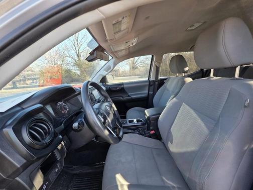 2019 Toyota Tacoma SR