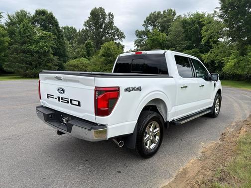 Oxford White 2024 Ford F-150 XLT
