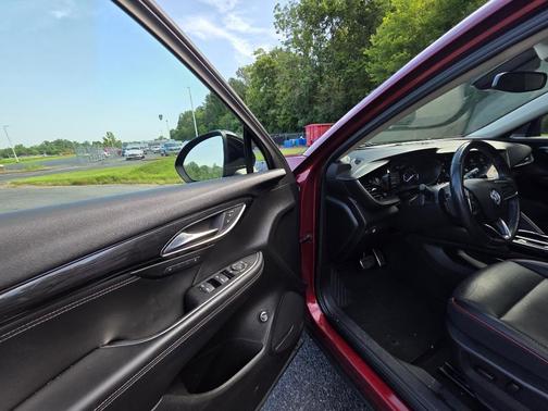 2023 Buick Envision Essence FWD