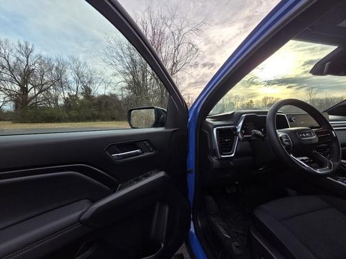 2025 GMC Canyon Elevation