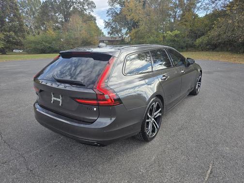 2021 Volvo V90 T6 R-Design